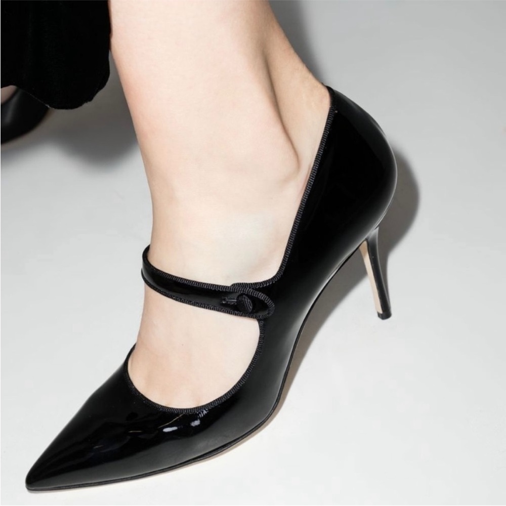MANOLO BLAHNIK patent Campari Mary Jane Pumps Heels Shoes Size 38
